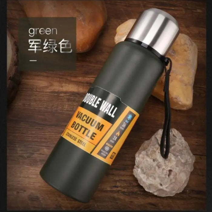 Stainless Steel Water Bottle I Leak-Proof and Spill-Resistant I With its stylish, minimalist design